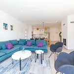 Scenic Elegant With Pool - Five Bedroom Villa *