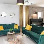 Scenic Elegant With Pool - Five Bedroom Villa Trogir