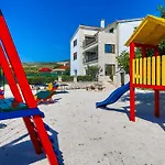 Scenic Elegant With Pool - Five Bedroom Villa