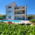 Scenic Elegant With Pool - Five Bedroom Villa *