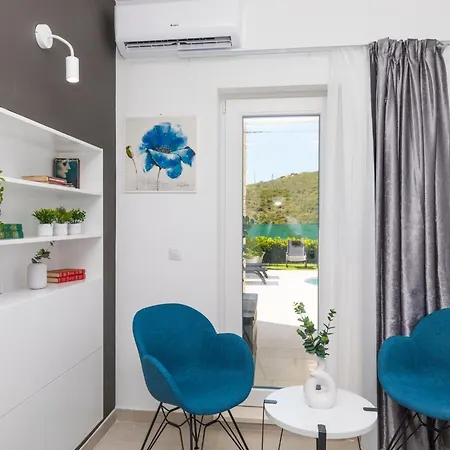 Scenic Elegant With Pool - Five Bedroom Trogir